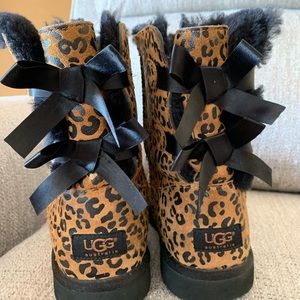UGG Australia UGG Bailey Bow Cheetah Print